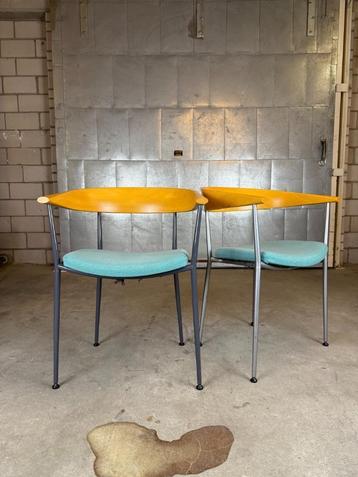 Postmoderne Eetkamerstoelen (voorraad: 3X3) beschikbaar voor biedingen