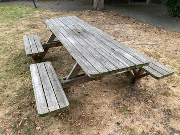 Stevige picknickbank voor 8 personen beschikbaar voor biedingen