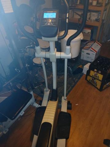 Cross trainer kettler ziet er goed uit en werkt naar behoren beschikbaar voor biedingen