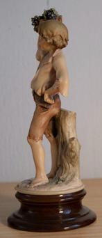 Capodimonte beeld jongen met druivenmand, Ophalen of Verzenden