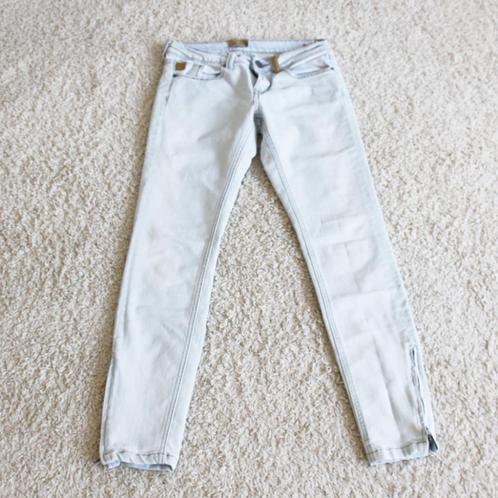 Amisu Skinny Jeans - 64 (S) - 20 € 20,-, Kleding | Dames, Spijkerbroeken en Jeans, Zo goed als nieuw, W28 - W29 (confectie 36)