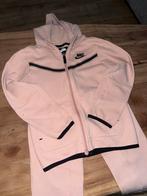 Nike tech trainingspak 116-122, Kinderen en Baby's, Ophalen of Verzenden, Zo goed als nieuw