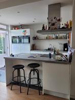 Moderne mat witte eilandkeuken met betonlookbladGEDEMONTEERD, Huis en Inrichting, Wit, Overige typen, Ophalen of Verzenden, Zo goed als nieuw