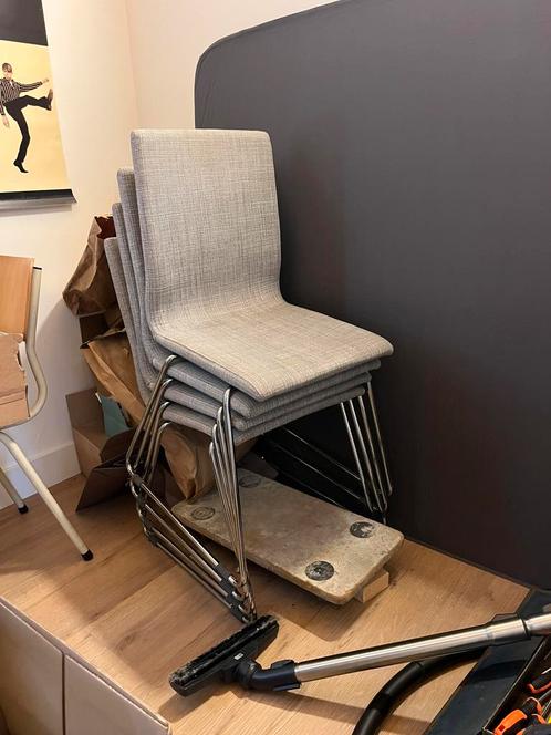 4 grijze IKEA Volfgang stoelen in goede staat, Huis en Inrichting, Stoelen, Gebruikt, Vier, Stof, Grijs, Ophalen