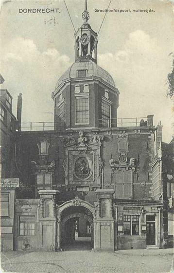 (300-455-019) Dordrecht Groothoofdspoort beschikbaar voor biedingen