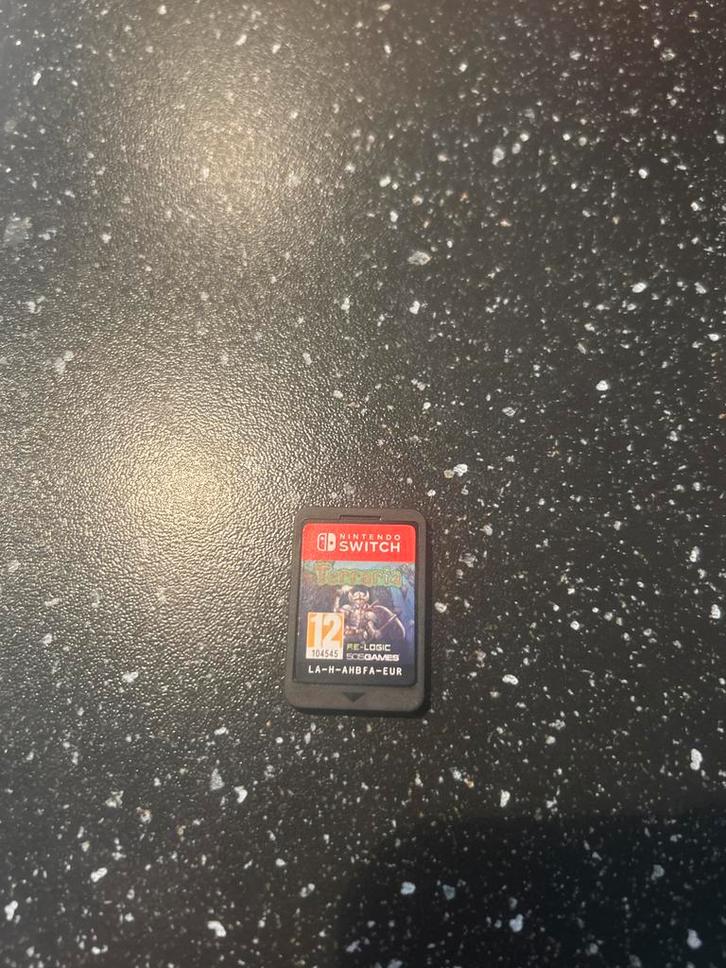 Nintendo Switch Game - terraria, Spelcomputers en Games, Games | Nintendo Switch, Gebruikt, Simulatie, 3 spelers of meer, Vanaf 7 jaar