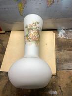 Witte glazen vaas, Huis en Inrichting, Woonaccessoires | Vazen, Wit, Ophalen of Verzenden, Minder dan 50 cm, Glas