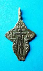 Crucifix - 16e/17e eeuw - Bodemvondst - TOPSTUK, Verzenden