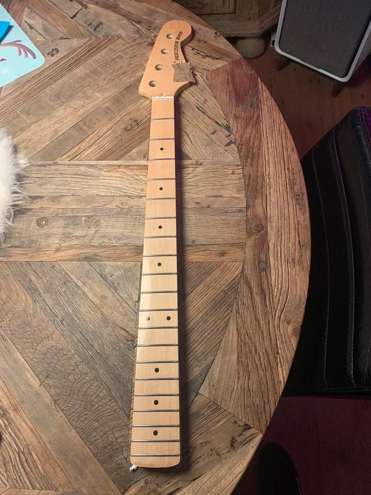 Precision Bass Neck “ Maple / black dots/ poly/ F decal neww, Muziek en Instrumenten, Instrumenten | Onderdelen, Nieuw, Elektrische gitaar