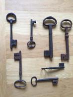 7 zware antieke ijzeren sleutels, uit diverse periodes, Antiek en Kunst, Antiek | Gereedschap en Instrumenten, Verzenden