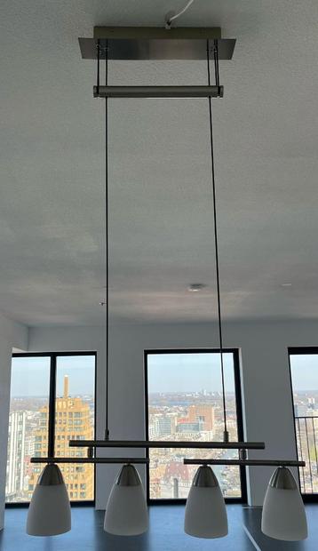 Hanglamp met 4 glazen kelken beschikbaar voor biedingen