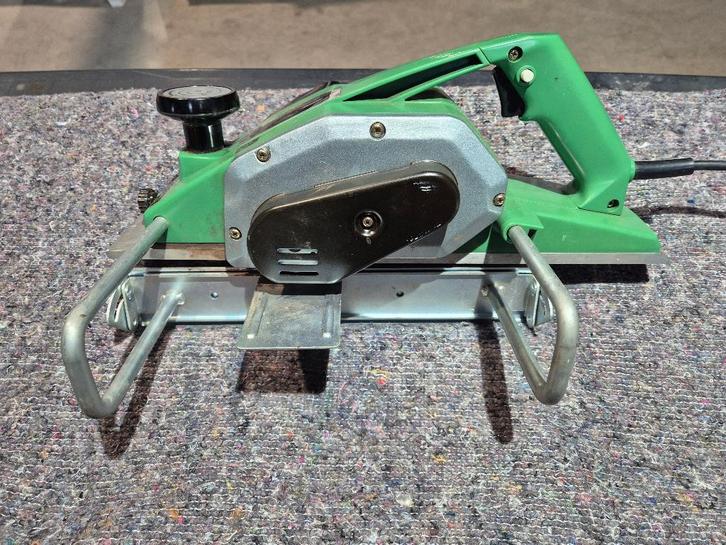 Hitachi F-30A elektrische schaafmachine, Doe-het-zelf en Verbouw, Schaafmachines, Gebruikt, Elektrisch, Ophalen