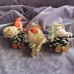 3 dennenappel kerstmannetjes, Diversen, Kerst, Ophalen of Verzenden, Gebruikt