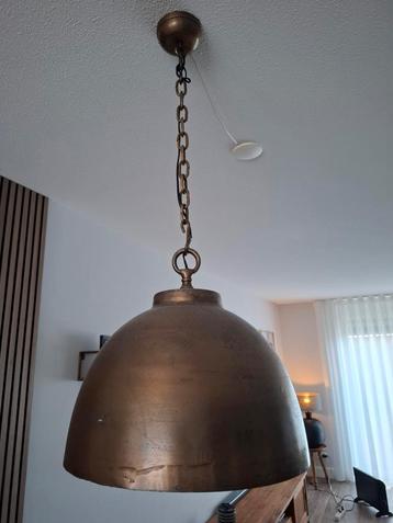 Mooie goudachtige hanglamp 
