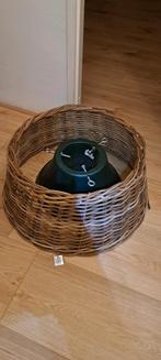 Kerstboom standaard met rieten rok, Diversen, Kerst, Ophalen, Zo goed als nieuw