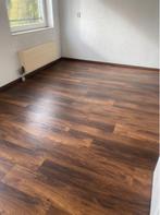 Kliklaminaat vloer inclusief ondervloer +/- 80m2, Ophalen, Gebruikt, Bruin, 75 m² of meer