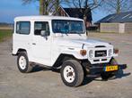 Toyota 1981 Wit, Zwart, 4 cilinders, Wit, Leder