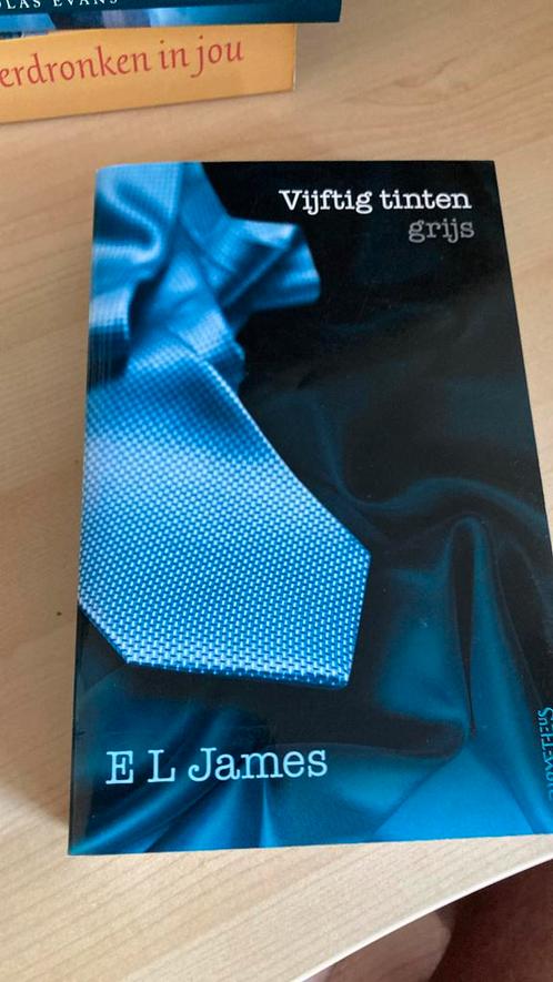E.L. James - Vijftig tinten grijs, Boeken, Literatuur, Zo goed als nieuw, Amerika, Ophalen of Verzenden