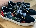 2x gedragen puma vintage suède sneakers zwart/bloemen maat40, Puma, Zwart, Ophalen of Verzenden, Sneakers of Gympen