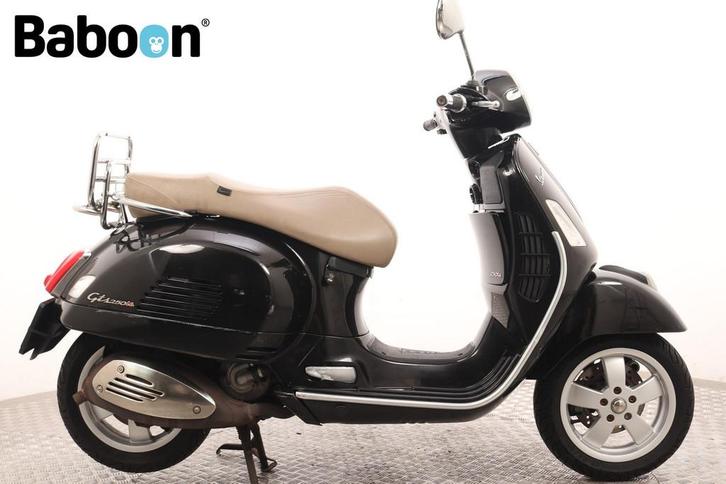 Vespa GTS 250 I.E. (bj 2016), Motoren, Motoren | Schademotoren, Scooter, Overige merken, 12 t/m 35 kW