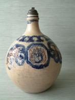 Bodemvondst  17 de eeuwse Westerwald kruik met blauw/paars, Ophalen of Verzenden