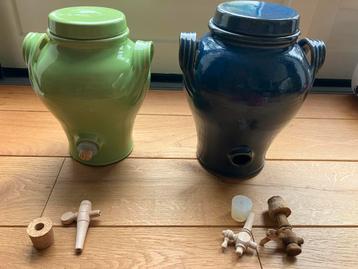 Azijnpot 4 l en 3,5 l beschikbaar voor biedingen