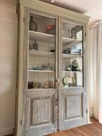 Vintage vitrinekast met glazen deuren, Huis en Inrichting, Ophalen, 100 tot 150 cm, Vintage, 25 tot 50 cm