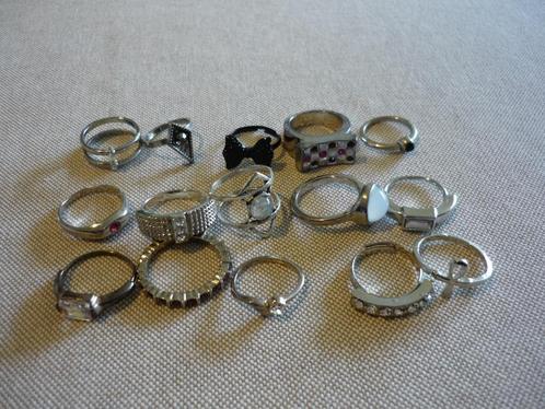 Mooie party 15 stuks ringen vintage look/, Sieraden, Tassen en Uiterlijk, Ringen, Nieuw, Dame, Zilver, Overige materialen, Met edelsteen