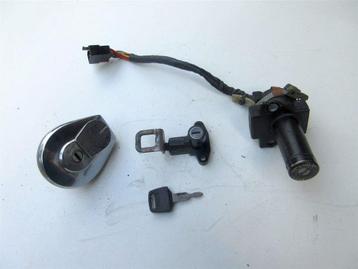 Honda VF500 slotenset Magna VF 500 contactslot tankdop PC13 beschikbaar voor biedingen
