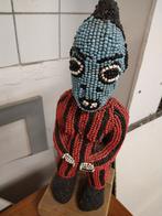 Bamileke houten beeld met kralen., Antiek en Kunst, Kunst | Niet-Westerse kunst, Ophalen of Verzenden