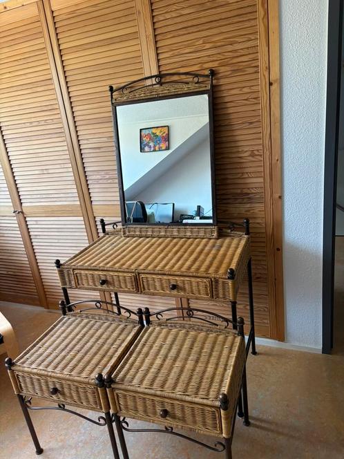 Set riet/smeedijzer van 2 nachtkastje,kaptafel en spiegel, Huis en Inrichting, Tafels | Kaptafels, Zo goed als nieuw, Minder dan 100 cm