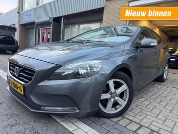 Volvo V40 1.6 D2 Kinetic AIRCO NETTE AUTO RIJDT GOED NAP beschikbaar voor biedingen