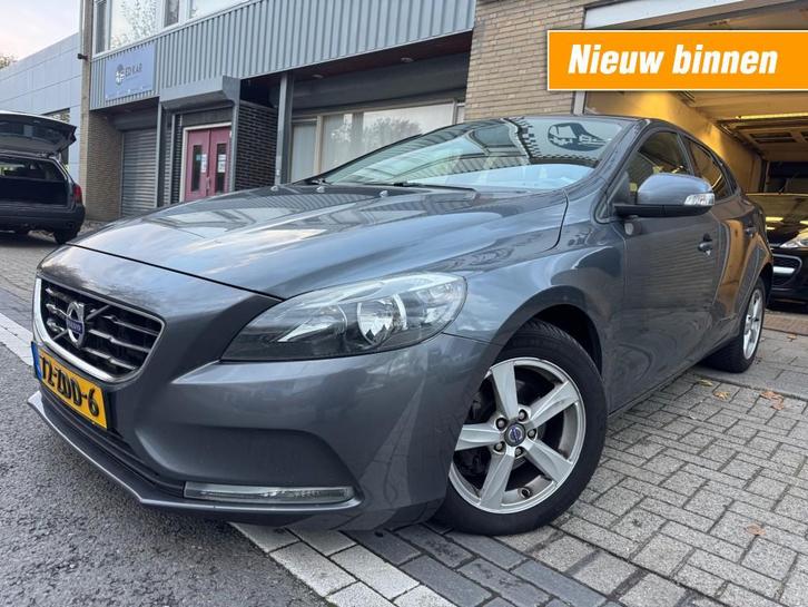 Volvo V40 1.6 D2 Kinetic AIRCO NETTE AUTO RIJDT GOED NAP, Auto's, Volvo, Bedrijf, V40, ABS, Airbags, Boordcomputer, Centrale vergrendeling