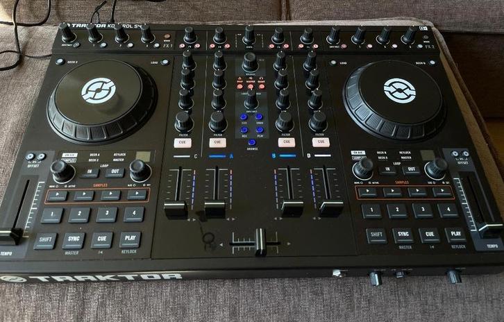 Traktor S4 met decksaver, Muziek en Instrumenten, Dj-sets en Draaitafels, Gebruikt, Dj-set, Overige merken, Ophalen of Verzenden