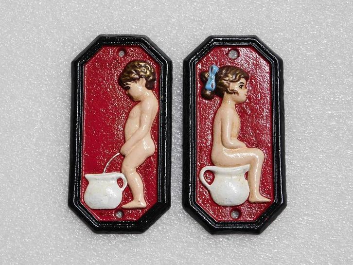Toiletbordjes - Man en Vrouw - Gietijzer - Rood, Huis en Inrichting, Woonaccessoires | Tekstborden en Spreuken, Ophalen of Verzenden