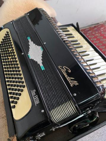 Accordion mooie Scandalli mod extra Accordeon Italy  beschikbaar voor biedingen
