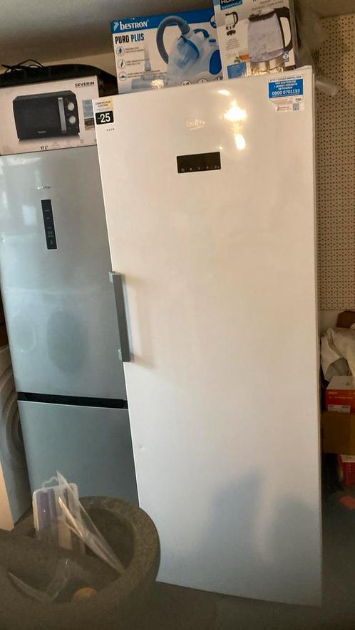 Beko vriezer 190 cm hoog en 70 cm breed, Witgoed en Apparatuur, Vriezers en Diepvrieskisten, Zo goed als nieuw, Vrijstaand, 160 cm of meer