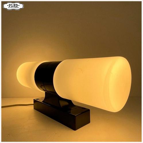Vintage wandlamp Lamp Badkamerlamp Bakeliet met melkglas, Huis en Inrichting, Lampen | Wandlampen, Zo goed als nieuw, Glas, Kunststof