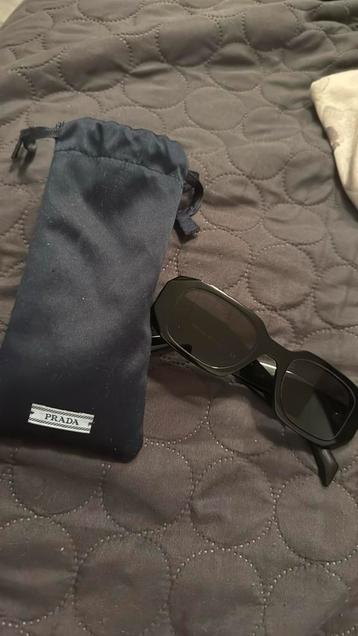 Prada bril unisex beschikbaar voor biedingen