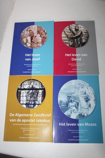 Vier boeken Bijbelstudies Hersteld Hervormde Vrouwenbond beschikbaar voor biedingen