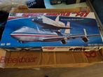 Revel space shuttle and 747, Ophalen of Verzenden, Nieuw, Groter dan 1:72, Overige merken