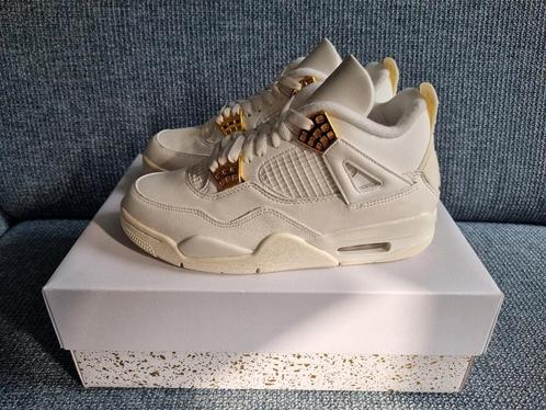 Air Jordan 4 Retro 'Metallic Gold' (W), Kleding | Dames, Schoenen, Nieuw, Sneakers of Gympen, Wit, Ophalen of Verzenden