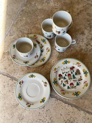 KERST servies (5 delig) beschikbaar voor biedingen