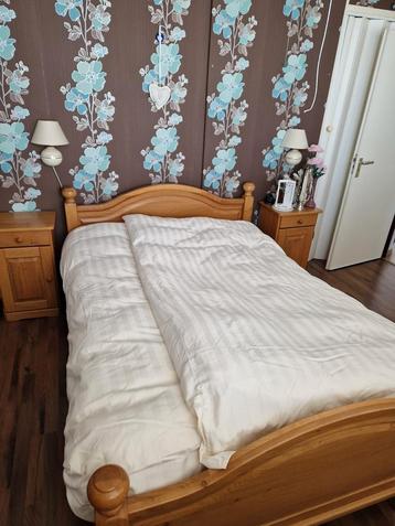 Zo goed als nieuw Auping matras inclusief bed en toebehoren beschikbaar voor biedingen
