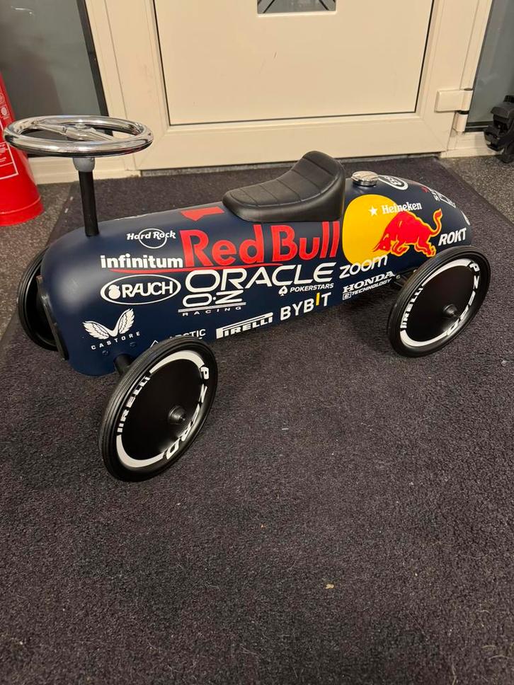 Stoere loopauto red bull f1 style (laatste), Kinderen en Baby's, Speelgoed | Buiten | Voertuigen en Loopfietsen, Zo goed als nieuw