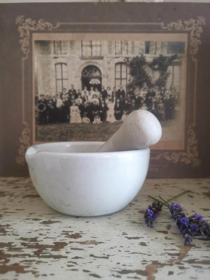 Oude porseleinen apothekers vijzel, Antiek en Kunst, Antiek | Schalen, Ophalen of Verzenden