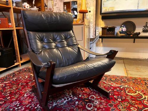 17) Scandinavische retro leren fauteuil., Huis en Inrichting, Fauteuils, Gebruikt, Ophalen