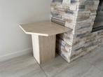Zeer mooie travertin hoektafel - zuil - 47 cm hoog, Huis en Inrichting, 45 tot 60 cm, Overige materialen, Minder dan 55 cm, Ophalen of Verzenden