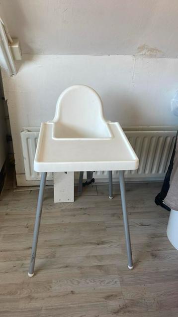 Baby eetstoel beschikbaar voor biedingen