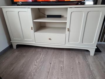 Mooi TV Meubel beschikbaar voor biedingen